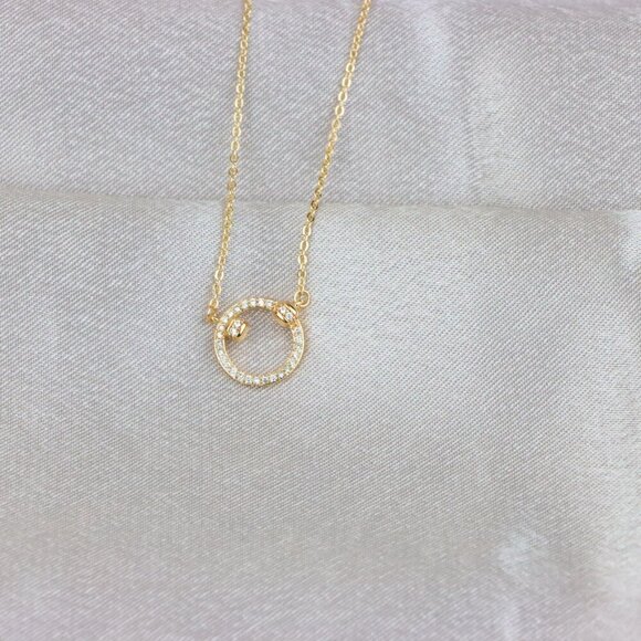 "Elegant Rose Gold Circle Pendant Necklace with Crystal Detailing, XPNL1896 - Picture 7 of 13